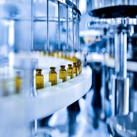 Industrielle Abfüllanlage für Kosmetikprodukte