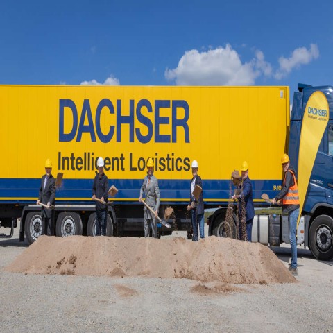 v.l.n.r.: Andr&eacute; Tonat, Verkaufsleiter DACHSER Erfurt, Michael Beyer, Projektleiter, OFB Projektentwicklung, Dr…