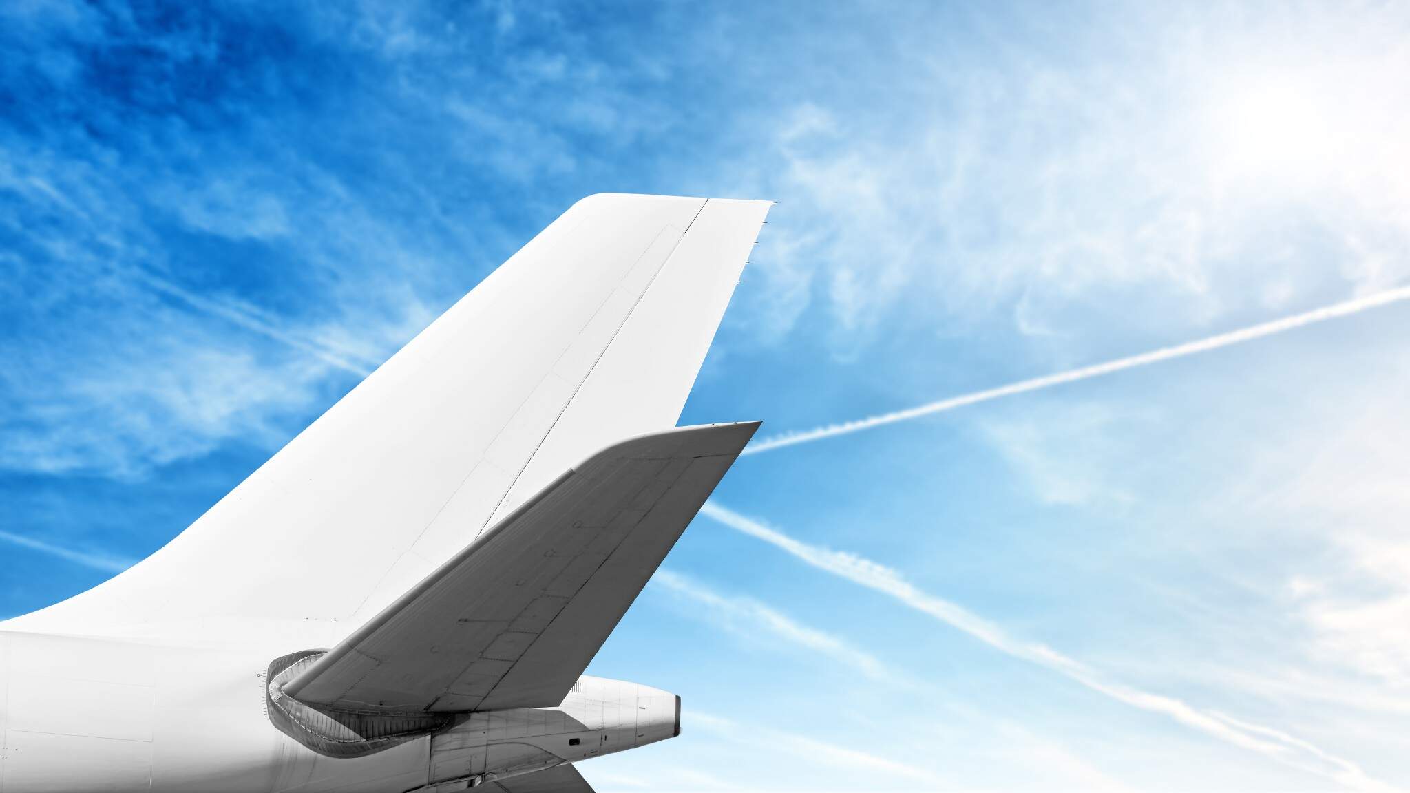 DACHSER ermöglicht Ricola jetzt auch den Einsatz von Sustainable Aviation Fuels (SAF), mit denen allein in der ersten Jahreshälfte 2023 schon über 150t CO₂e eingespart werden konnten.