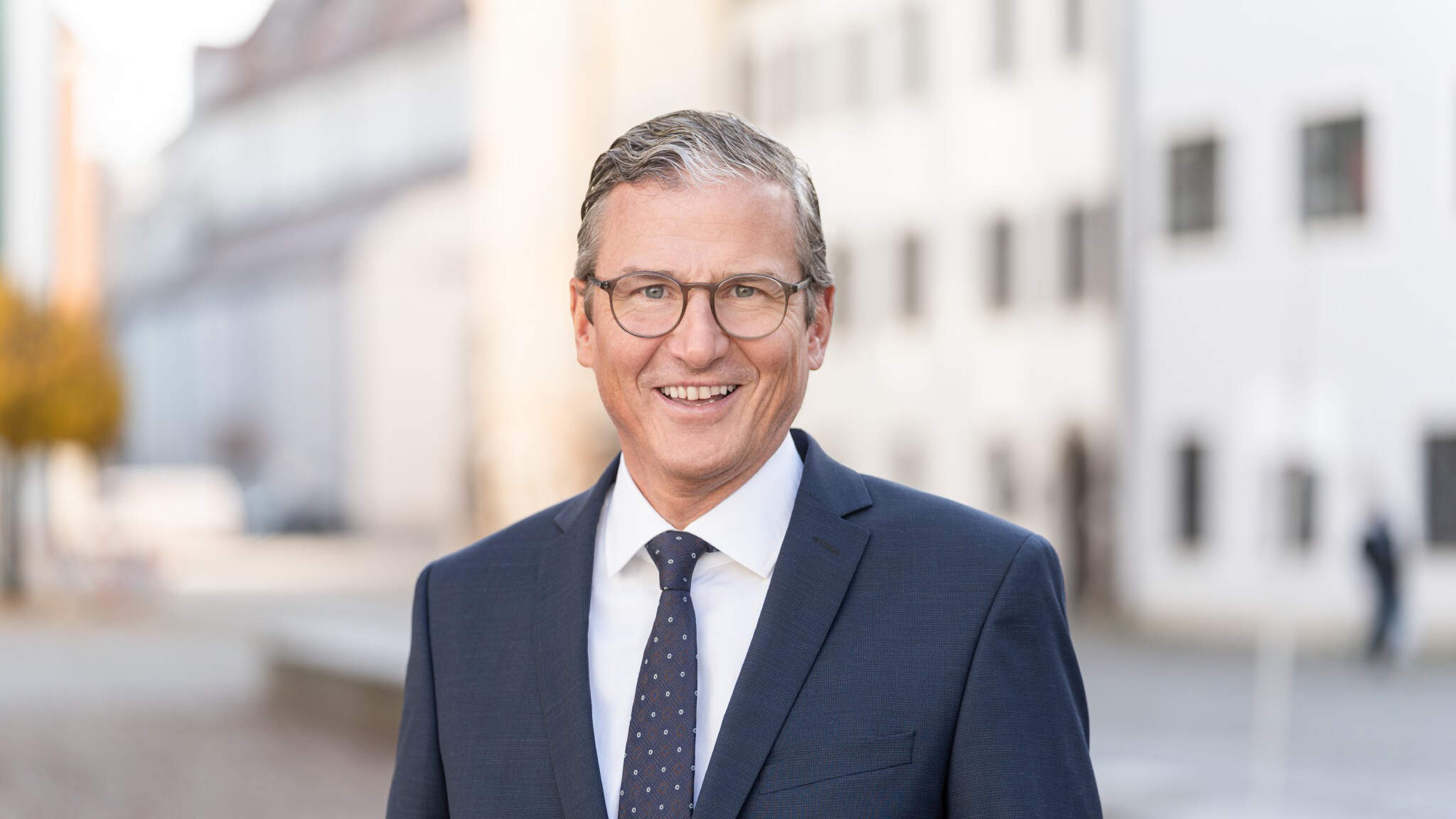 Wechsel im DACHSER Vorstand: CFO Robert Erni verlässt das Unternehmen Mitte 2023.